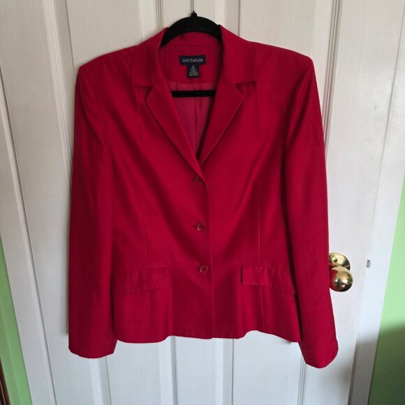 Beautiful silk Ann Taylor suit, size 8/10 - Picture 2 of 11